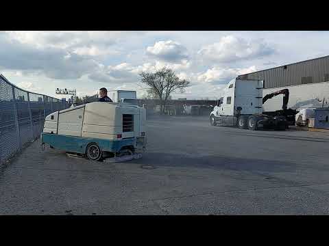 TENNANT 7400 Scrubbers | Platinum Group (1)