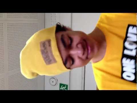 Cp barn spelar ukulele