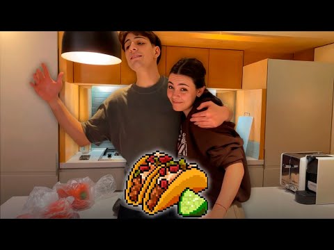 COCINANDO TACOS CON MI NOVIA
