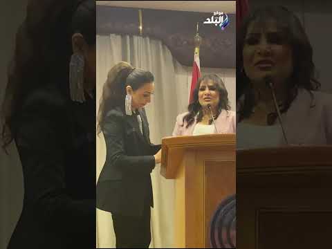 تعليق مؤثر من بدرية طلبة خلال تكريمها في حفل جوائز أمال العمدة و مفيد فوزي