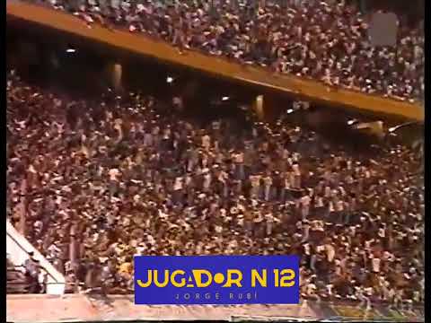 "que las gallinas ya no pueden más..." Barra: La 12 • Club: Boca Juniors