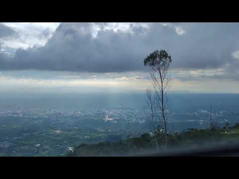 El mar de nubes sobre Cerro El Castillo en 4K ☁️