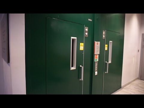 AMAZING!!! 2x original 1975 KONE fast traction elevators @ Kungsgatan 13, Eskilstuna, Sweden