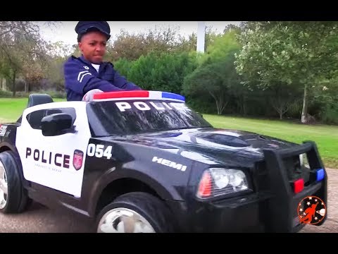 Little Heroes 17 - Training Day Surprise with the Cops, the Police Car and the Nerf Gun