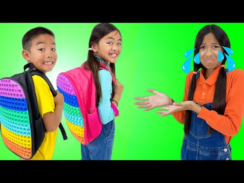School Showdown: Pop It Backpacks & Magical Toys with Wendy