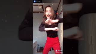 《エロTikTok》『揺れ』輪郭がわかっちゃう洋服でダンス