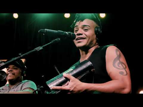 DVD GRUPO 100% AO VIVO - GIRO DE 360º (VÍDEO OFICIAL)