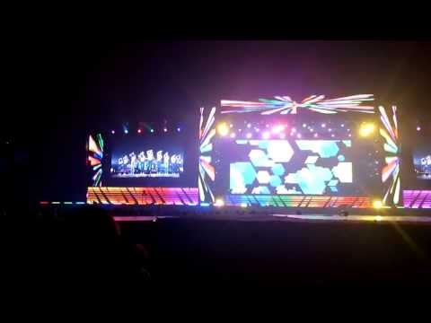 GIRLS' GENERATION "GEE" and "KISSING YOU" - SMTOWN TOKYO 20131027