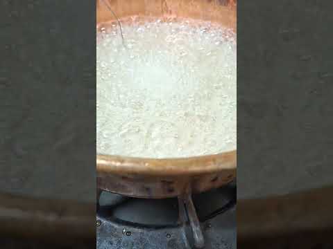 Zrenovuj historický stroj na výrobu bonbónů