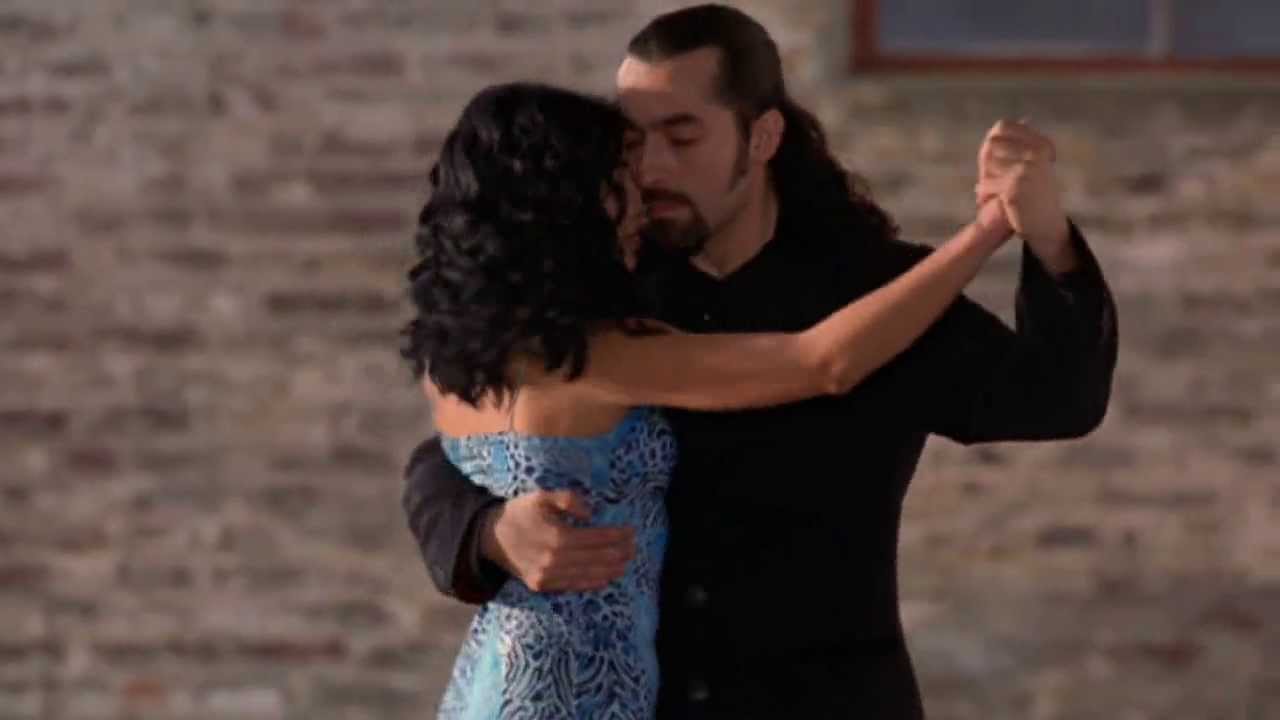 Pablo Veron & Geraldine Rojas dance to 'Una Emocion' (No movie credits)