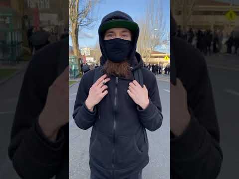 ANTIFA vs Cops & Umbrella Brigade Olympia WA (12-12-2020)
