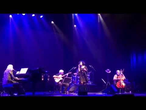 Paula e Jaques Morelenbaum convidam Marcos Valle - Água de Beber