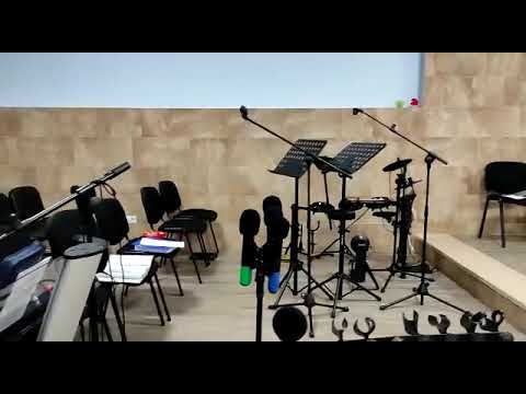 De te- apasă nencetat grijuri multe!(la repetiții)