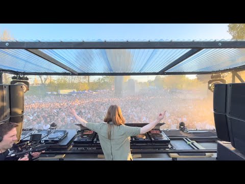 Mama Snake at PollerWiesen Opening 2022