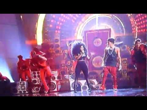 Justin Bieber Performs Beauty and a Beat at the American Music Awards 2012 with Nicki Minaj