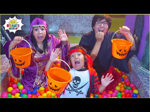Trick or Treating Halloween Songs for Kids with Ryan's World!!