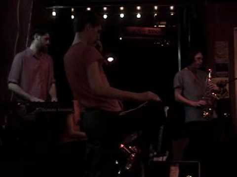 Low Red Center live @ The Parlor 03/30/07 part 3