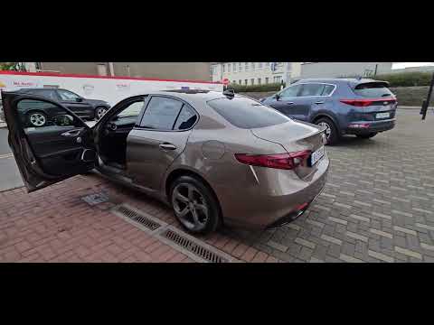 Alfa Romeo Giulia 2.2 TD SPECIALE 180BHP AUTOMATIC - Image 2