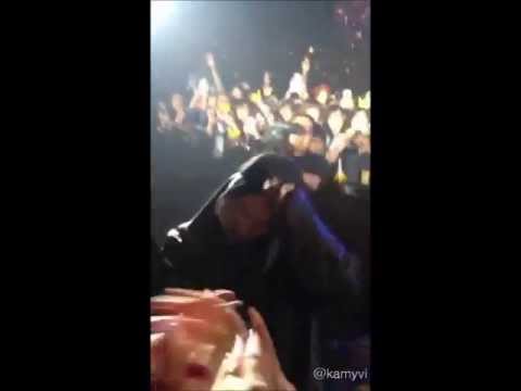 [close fancam] 180513 G-Dragon OOAK Hong Kong fan touched GD face