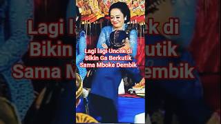 Download lagu Lagi lagi Uncek di Bikin Ga Berkutik Sama Mboke Dembik #unceklucu #limbukanlucu #videoshort#fyp mp3
