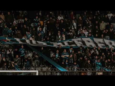 "Salta cuando todos esten tristes" Barra: Los Acereros &bull; Club: Huachipato