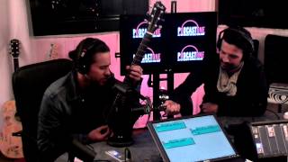 30 Seconds to Mars - &quot;City of Angels&quot; (Live on Loveline)