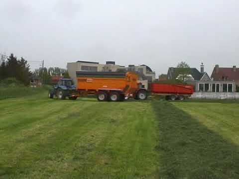 Vandemaele: Gras hakselen.