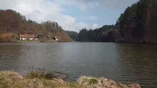 preview picture of video 'Věžický rybník - Podtrosecká údolí CHKO Český ráj Geopark UNESCO'
