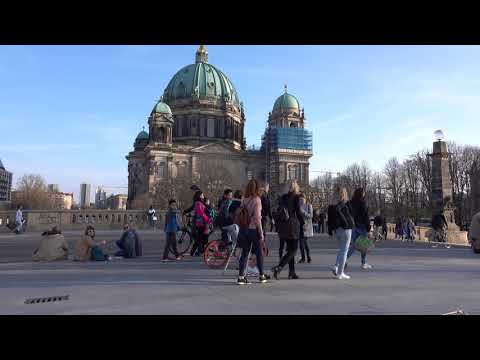 LIV SUMMER "Down by the Water" - amazing voice (Streetmusic Berlin (2019-03-30)