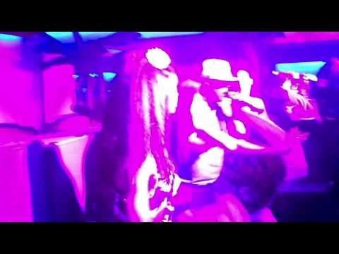 DONN LI MAMA WITH JF FLY (AU BARACHOIS)