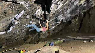 Video thumbnail of Schist Cave Tour, V6-7. Leavenworth