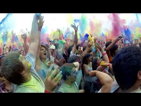 "Holi Open-Air": Farb-Explosion mit Ethno-Anstrich | DER SPIEGEL