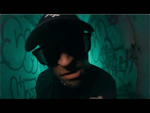 Snak The Ripper - Toxic Traits (Official Music Video)