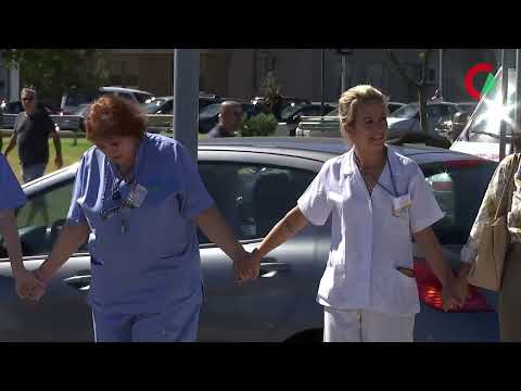 Meia centena em cordão solidário com profissionais da obstetrícia do Santa Maria