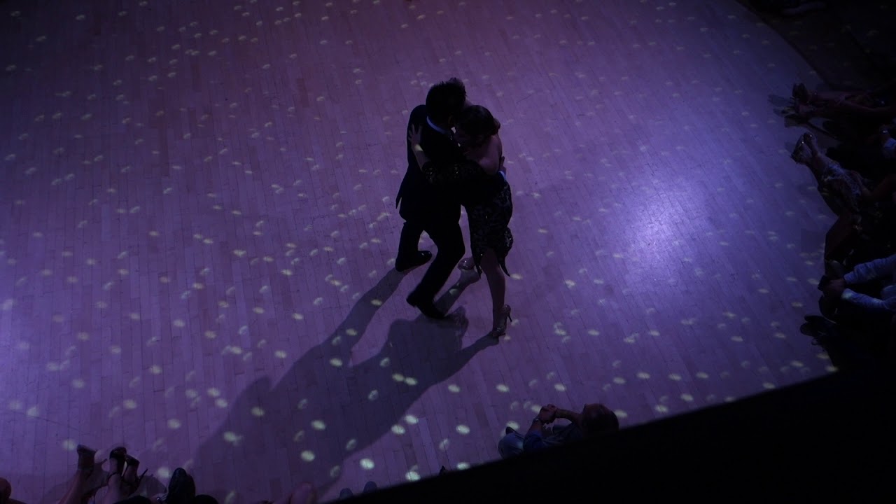 Carlos Espinoza & Noelia Hurtado (Bajo -El Cono Azul Alfredo De Angelis & Floreal Ruiz )