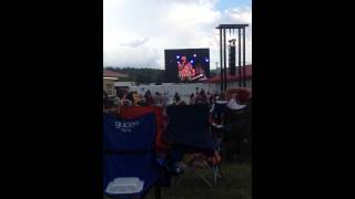 Duck Dynasty Willie and Korie singing a Hairy Christmas at the Choctaw Labor Day Festival