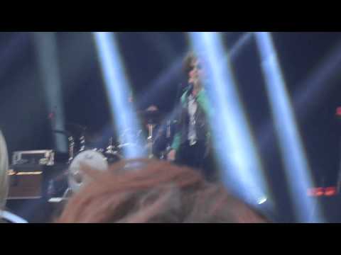 Magnus Uggla - Varning på stan (live @ Gröna Lund, Stockholm 24.08.2013)