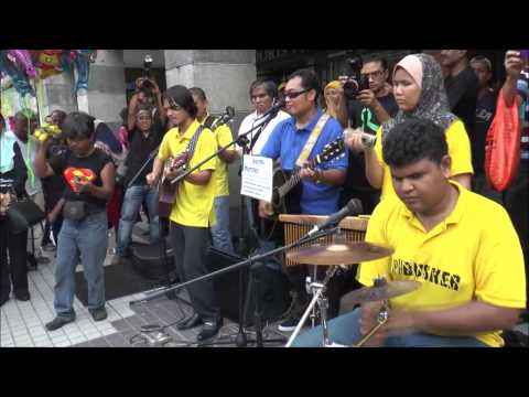 Hotel California - Eagles (cover by Caliph Busker)