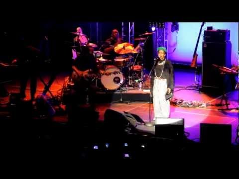 Lauryn Hill (Bob Marley) "Turn Your Lights Down Low" (2012)