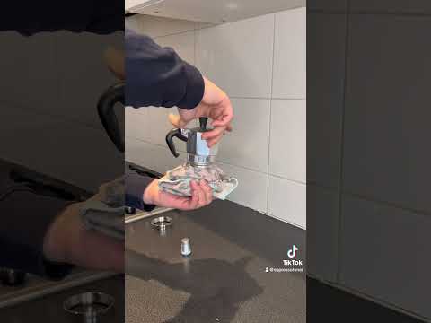 ☕️ Elevate your coffee game with these tips and tricks. #BrewBetter #MokaPotMastery #CoffeeTips