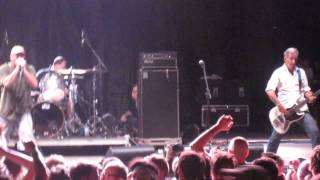 Descendents - I Want To Be A Bear