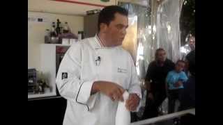 preview picture of video 'DIOGO ROCHA - Cozinha Infantil - o CHEF na 20ª Feira do Vinho do Dão (Part. VII) _ 4/9'
