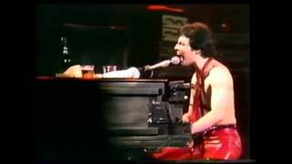 Queen-Get Down Make Love Live Hammersmith 79