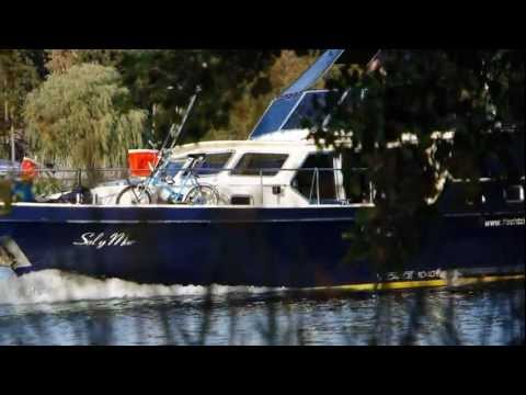 Mit dem Hausboot durch die Fürstenberger Seenlandschaft
