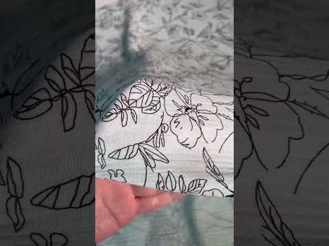 Muslin with floral patterns in mint green pristatymas per 1-4 d.d.