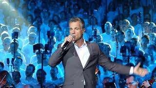 Le temps des cathédrales - Bruno Pelletier et les 2000 Choristes (Notre Dame de Paris)