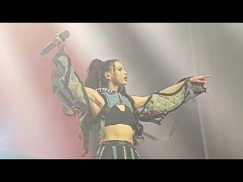 Nina Chuba - Ich glaub ich will heut nicht mehr gehen (Live The Hall, Zurich Switzerland,04/05/2024)