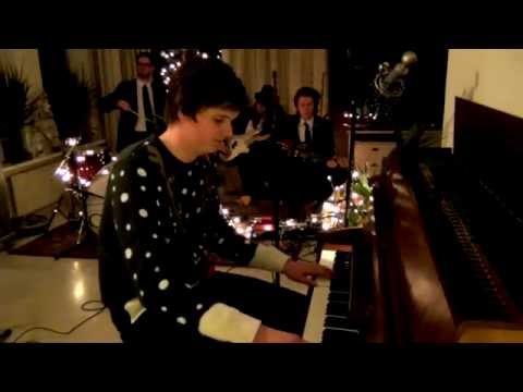 Edwin & The Christmas Carollers - Please Come Home For Christmas (Cover)