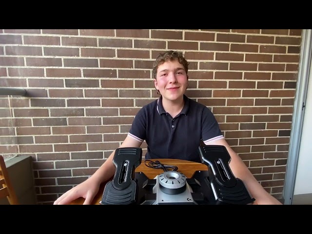 Vídeo relacionado con Logitech G Saitek Pro Flight Rudder Pedals, Timón/Pedales para Vuelo y Freno para Simullación de Vuelo, Centrado Automático, Tensión Ajustable, USB, PC - Negro
