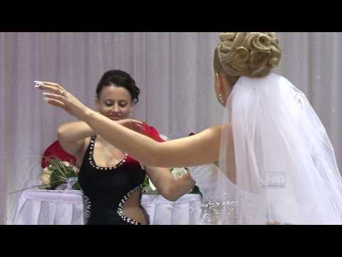 Shikoni sa hijeshi i ka ketij Çifti te mrekullueshem ne valle me familjen